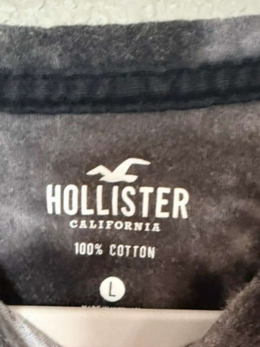 Hollister Gray & Black Embroidered Logo Cotton Tee - Picture 3 of 4
